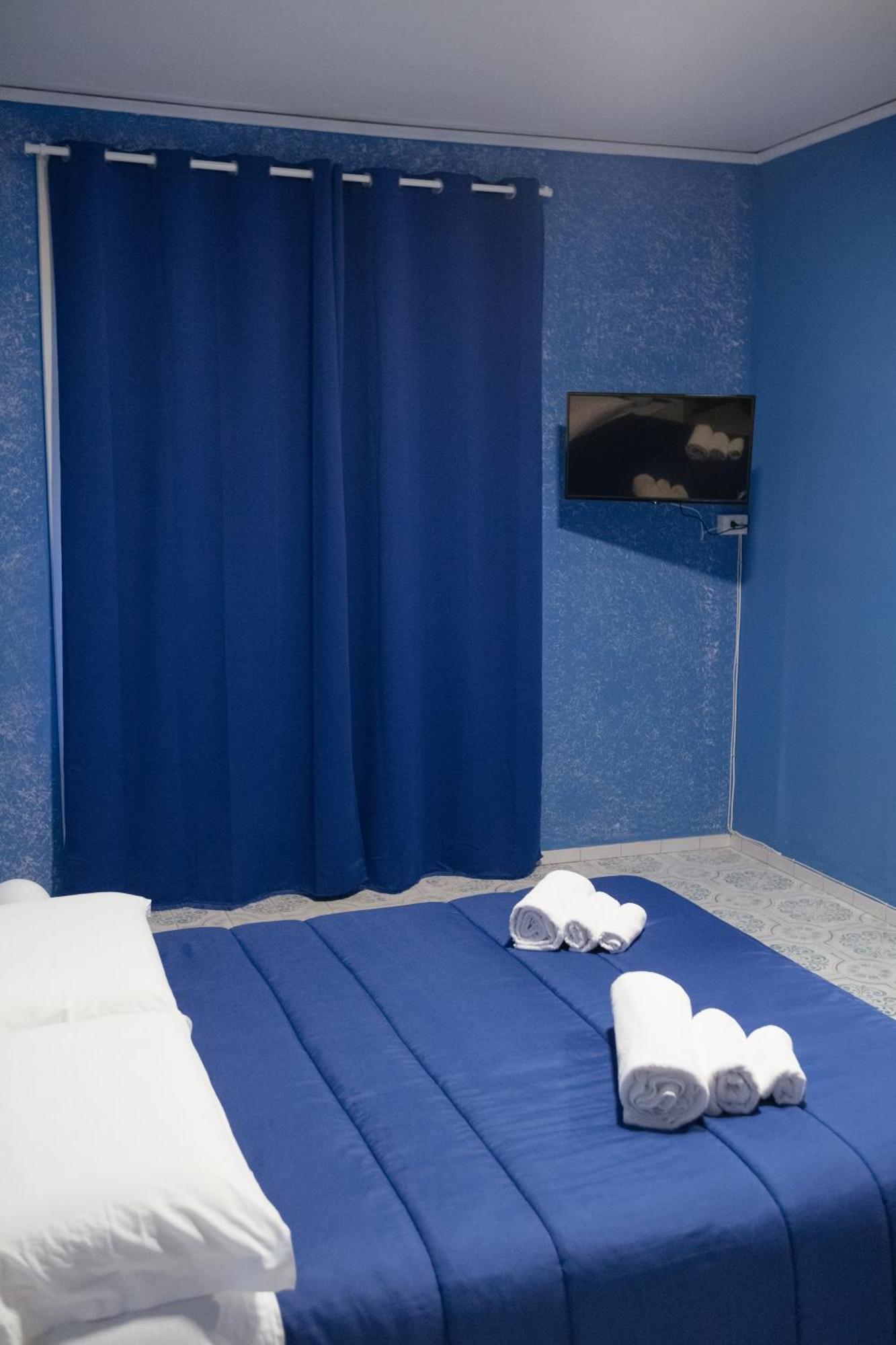 Domus Aurea Relax Room Салерно Екстериор снимка