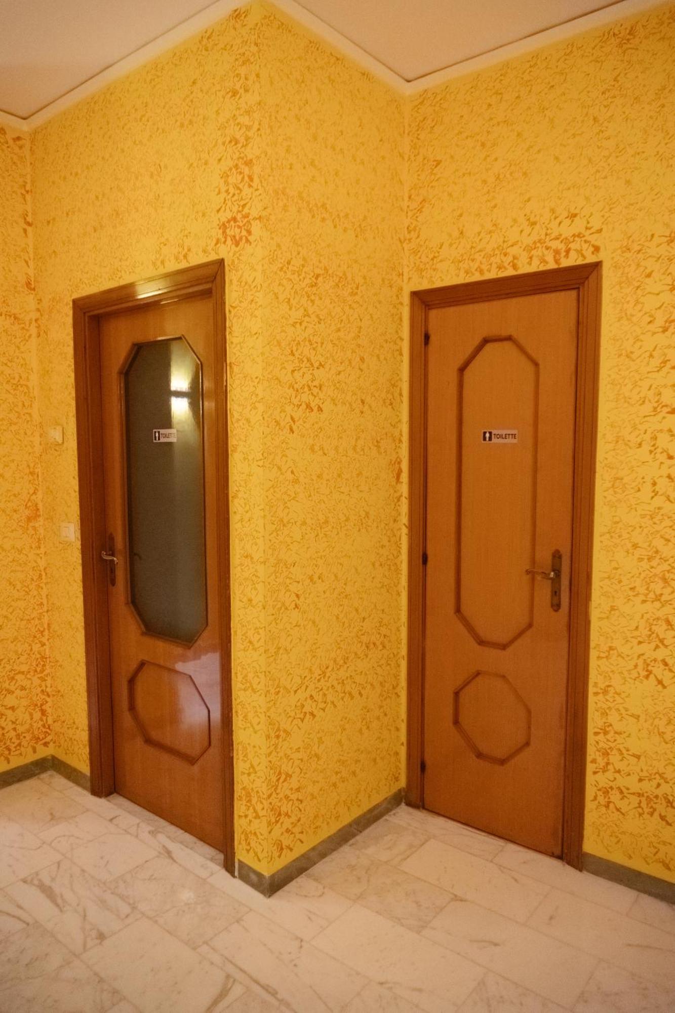 Domus Aurea Relax Room Салерно Екстериор снимка