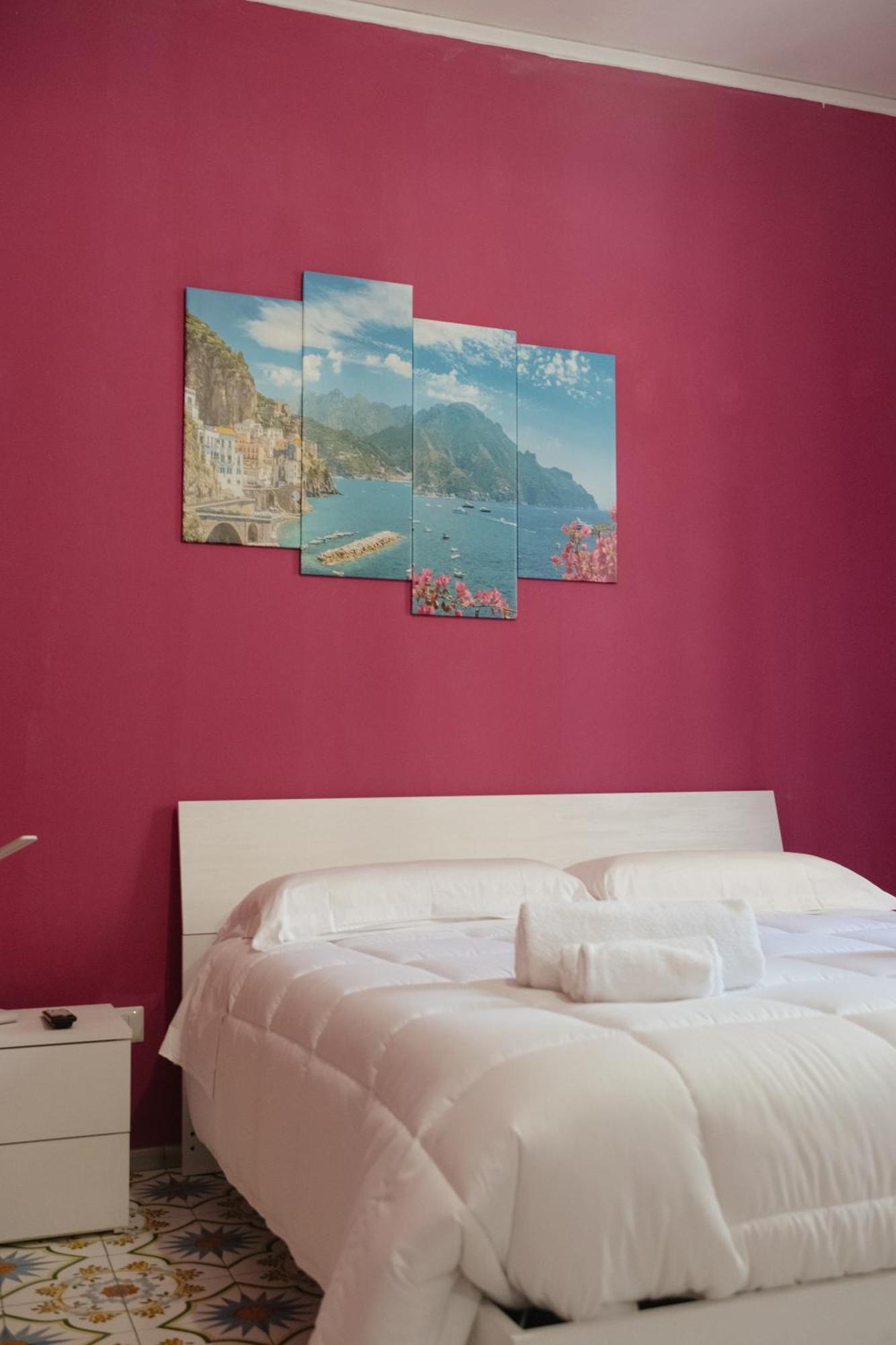 Domus Aurea Relax Room Салерно Екстериор снимка