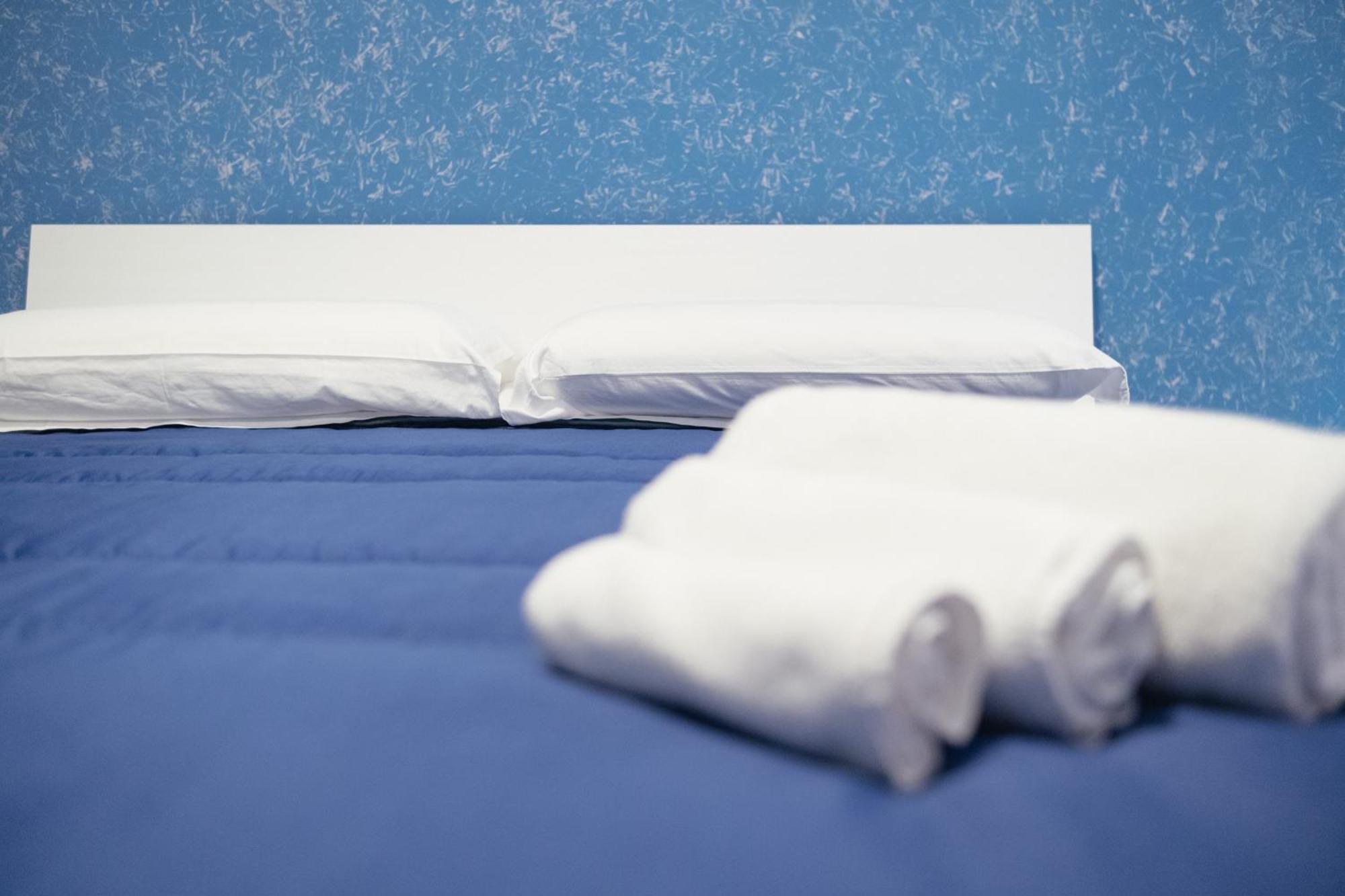 Domus Aurea Relax Room Салерно Екстериор снимка