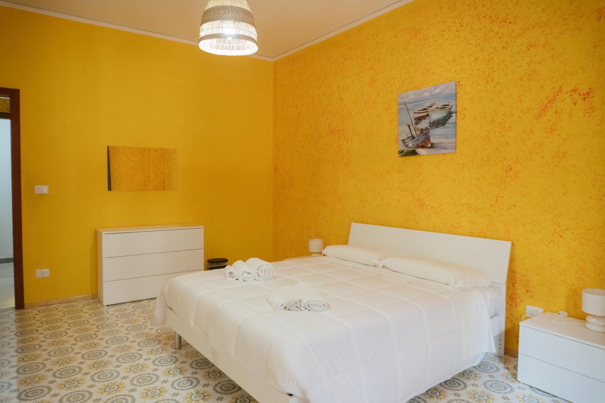 Domus Aurea Relax Room Салерно Екстериор снимка