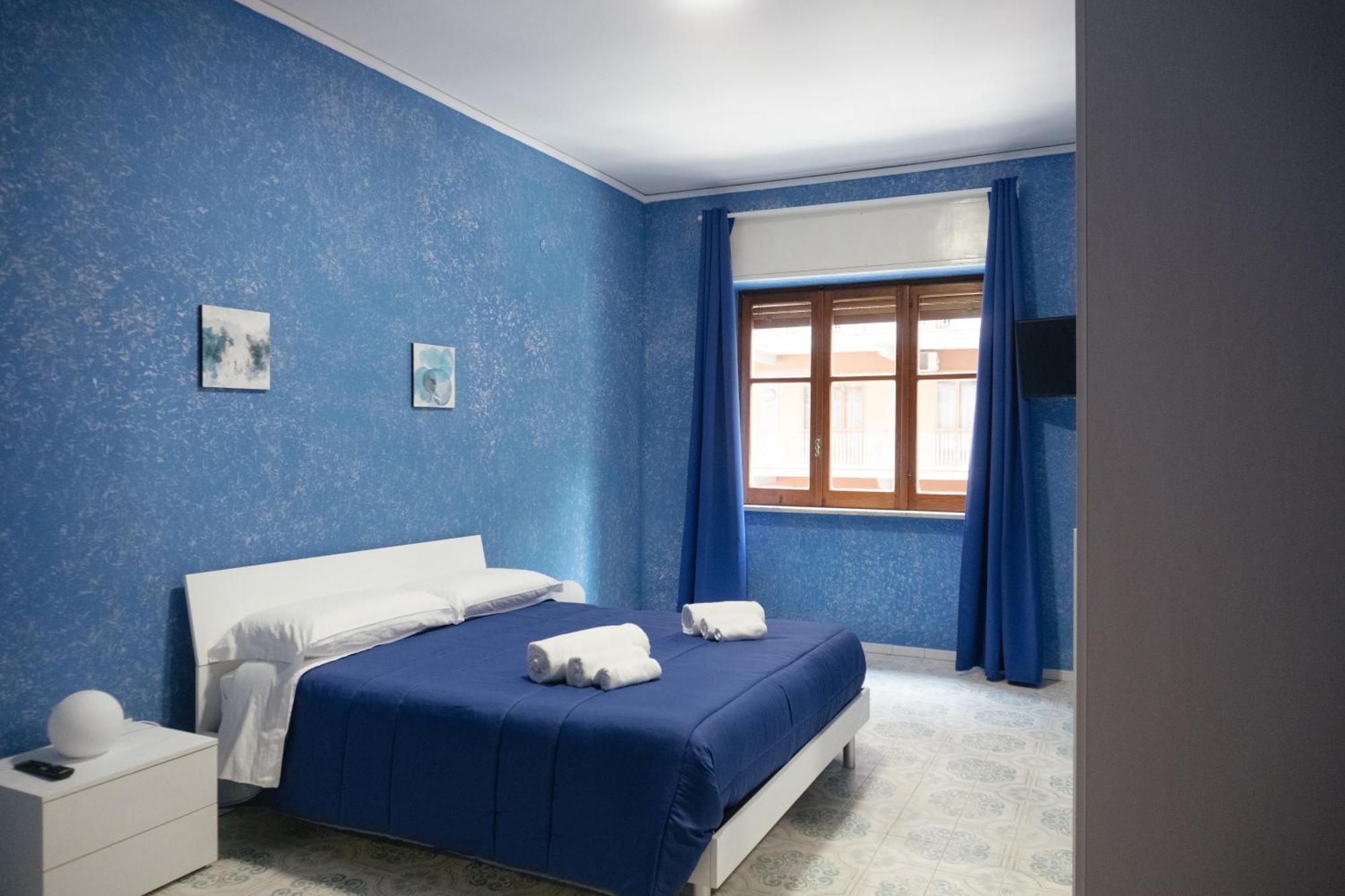 Domus Aurea Relax Room Салерно Екстериор снимка